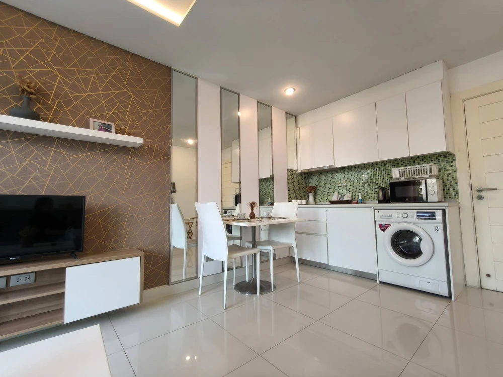 ให้เช่า Amazon residence พัทยา (จอมเทียน) ห้องกว้าง ไม่อึดอัด มีของใช้ครบทุกอย่าง ย้ายกระเป๋าเข้าอยู่ได้เลย
