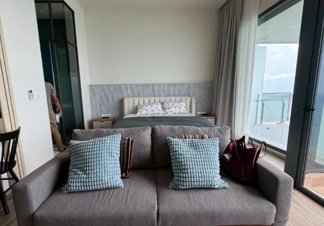 ให้เช่า AROM WONGAMAT ชั้น 49 ชั้นสูงวิวสวย แต่งครบ รีบจองเลยจ้า