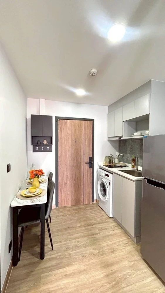 ให้เช่า Asher Sutthisan ห้องน่าอยู่ ตกแต่งคุมโทน มาพร้อมเฟอร์ครบครัน หิ้วกระเป๋าเข้าอยู่ได้เลยจ้า