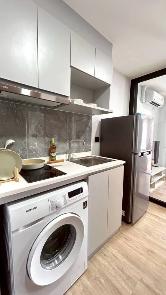 ให้เช่า Asher Sutthisan ห้องน่าอยู่ ตกแต่งคุมโทน มาพร้อมเฟอร์ครบครัน หิ้วกระเป๋าเข้าอยู่ได้เลยจ้า