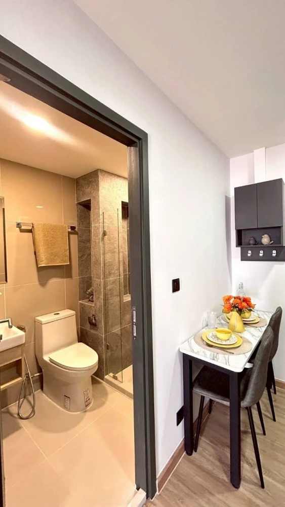 ให้เช่า Asher Sutthisan ห้องน่าอยู่ ตกแต่งคุมโทน มาพร้อมเฟอร์ครบครัน หิ้วกระเป๋าเข้าอยู่ได้เลยจ้า