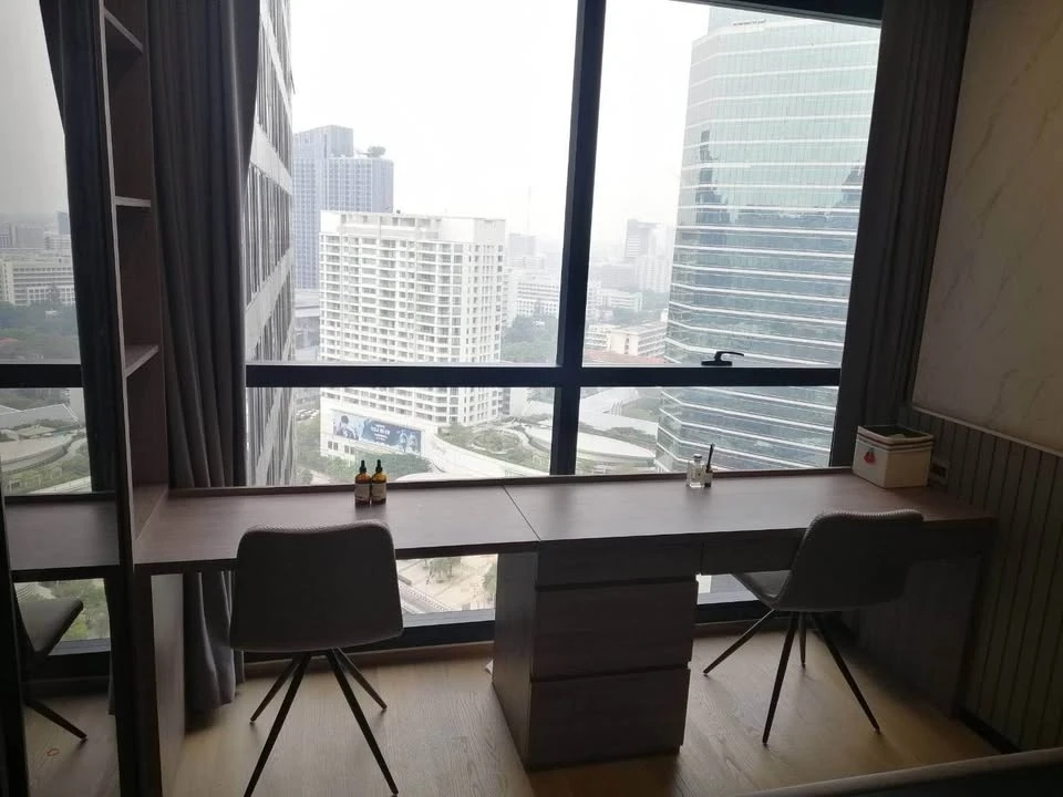 ให้เช่า Ashton chula - silom ห้อง studio ชั้นสูงมากๆ ตกแต่งและมีอุปกรณ์ เครื่องใช้ไฟฟ้าครบ ห้องพร้อมอยู่