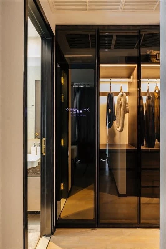 ให้เช่า Ashton Silom 2 ห้องนอน บิวท์อินเฟอร์นิเจอร์อย่างดี สิ่งอำนวยความสะดวกครบ จองเลย