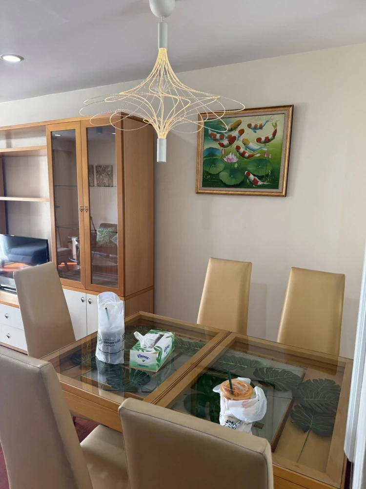 ให้เช่า Asoke Place ห้องกว้างน่าอยู่ เฟอร์พร้อม จองเลย