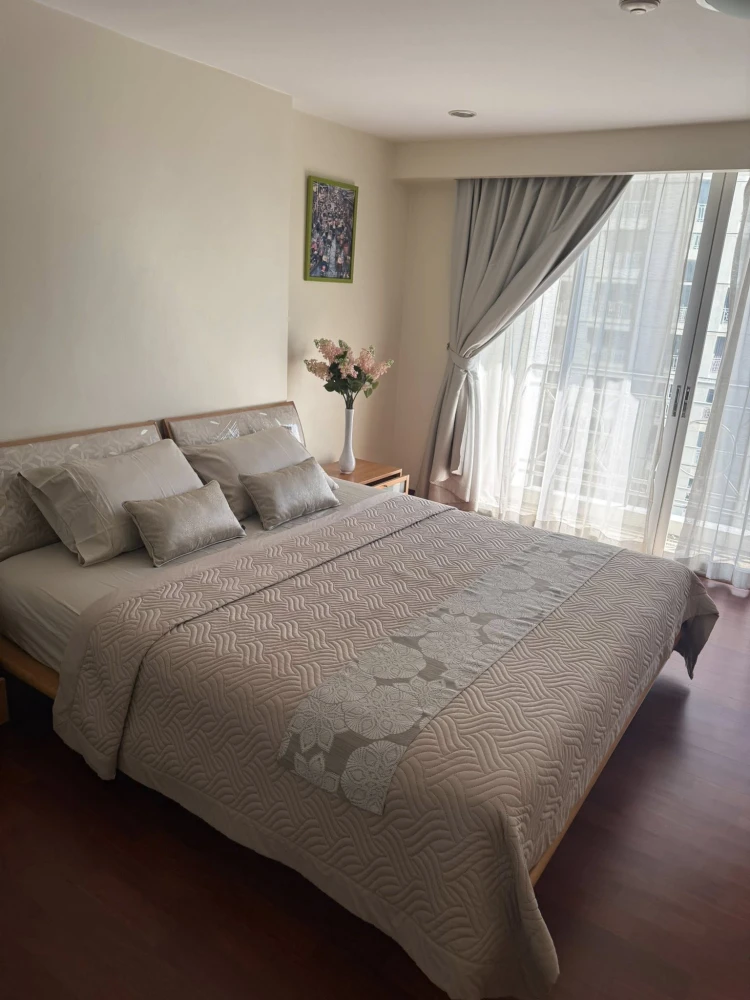 ให้เช่า Asoke Place ห้องกว้างน่าอยู่ เฟอร์พร้อม จองเลย