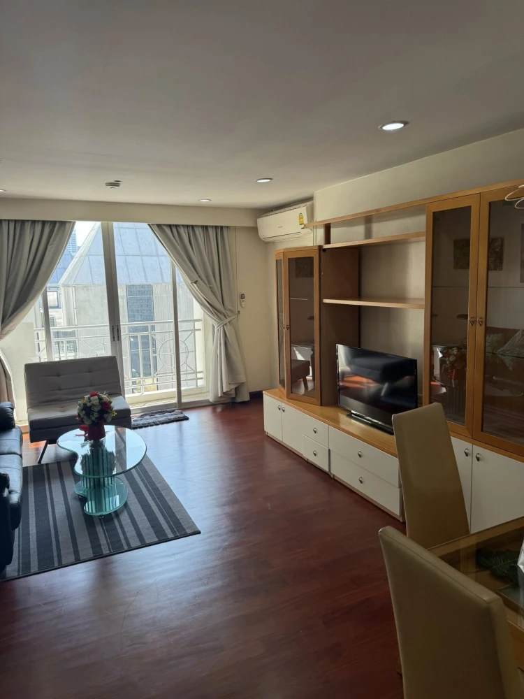 ให้เช่า Asoke Place ห้องกว้างน่าอยู่ เฟอร์พร้อม จองเลย