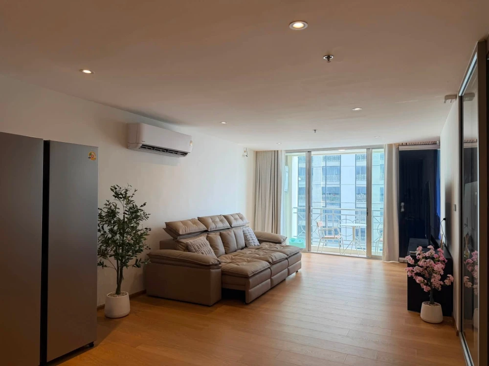 ให้เช่า Asoke Place ห้องนี้ 2 ห้องนอน 1 ห้องน้ำ ห้องกว้าง 80 sqm. พื้นที่ใช้สอยเยอะสุดๆ ต้องจอง