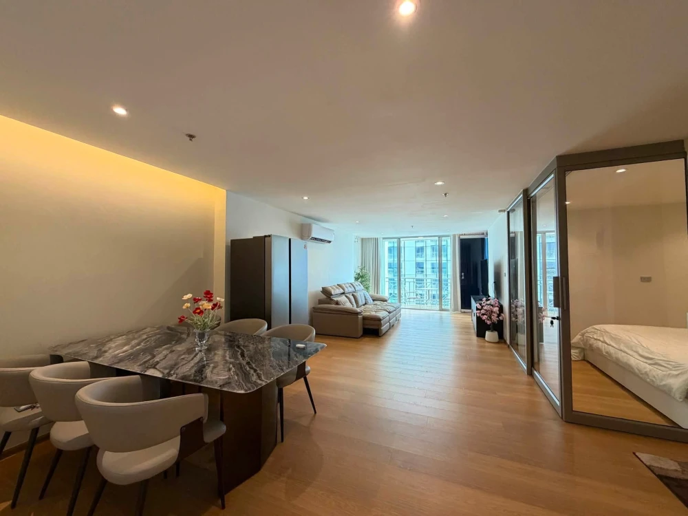 ให้เช่า Asoke Place ห้องนี้ 2 ห้องนอน 1 ห้องน้ำ ห้องกว้าง 80 sqm. พื้นที่ใช้สอยเยอะสุดๆ ต้องจอง
