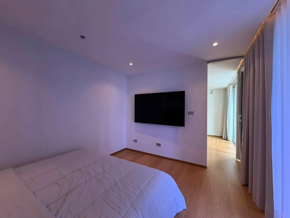 ให้เช่า Asoke Place ห้องนี้ 2 ห้องนอน 1 ห้องน้ำ ห้องกว้าง 80 sqm. พื้นที่ใช้สอยเยอะสุดๆ ต้องจอง