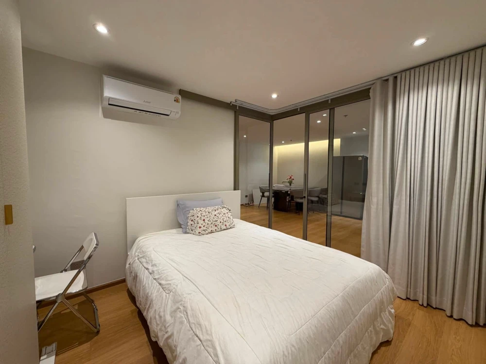 ให้เช่า Asoke Place ห้องนี้ 2 ห้องนอน 1 ห้องน้ำ ห้องกว้าง 80 sqm. พื้นที่ใช้สอยเยอะสุดๆ ต้องจอง