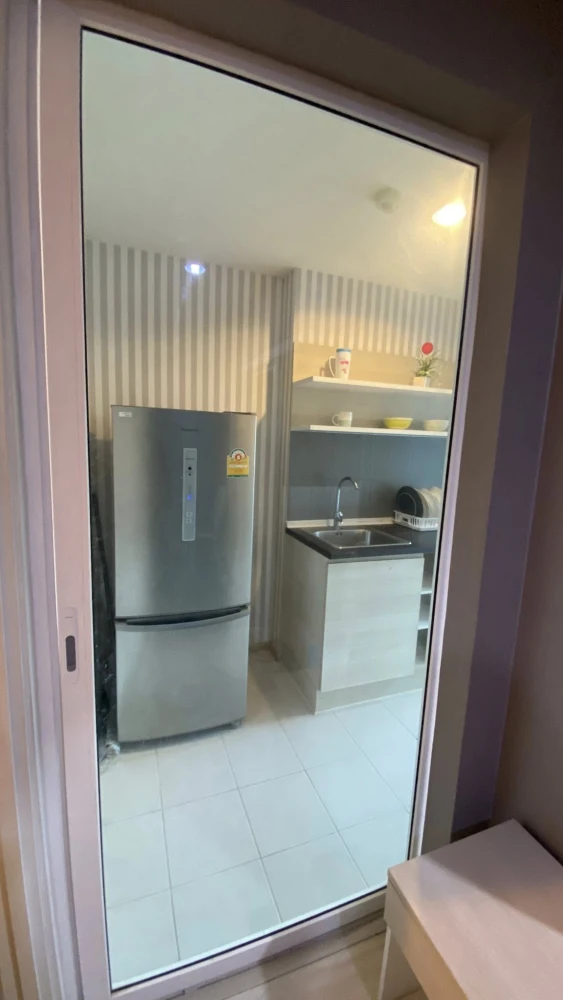 ให้เช่า Aspire รัชดา-วงศ์สว่าง หันหน้าทางรถไฟฟ้า ไม่บล็อกวิว ห้องไม่ร้อน ลมเย็นสบายทั้งวัน เฟอร์นิเจอร์ครบ จองเลย