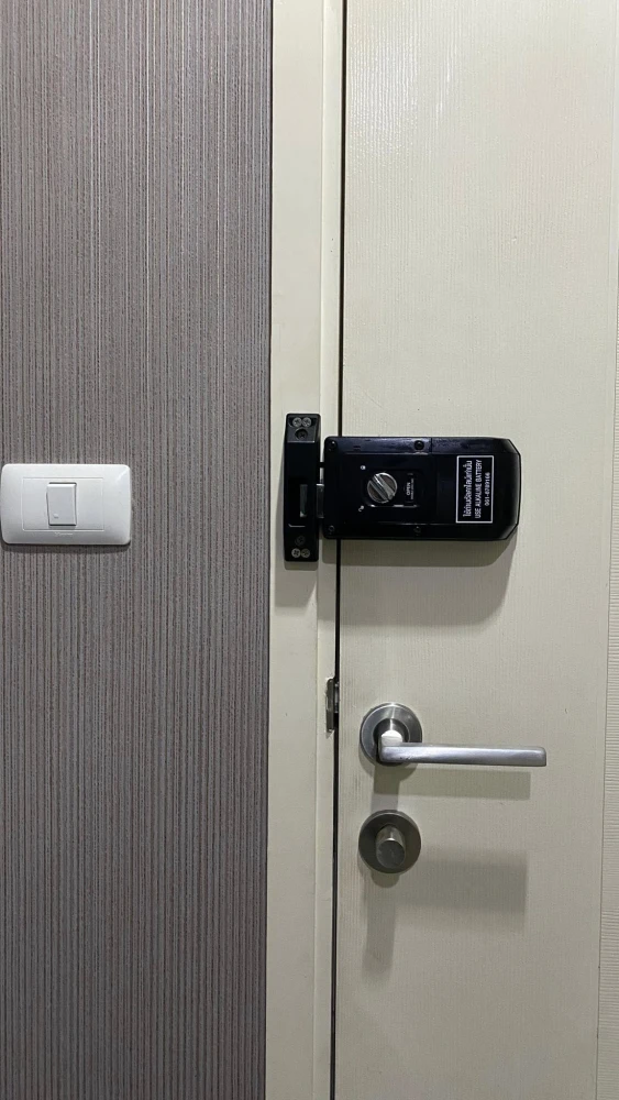 ให้เช่า Aspire รัชดา-วงศ์สว่าง หันหน้าทางรถไฟฟ้า ไม่บล็อกวิว ห้องไม่ร้อน ลมเย็นสบายทั้งวัน เฟอร์นิเจอร์ครบ จองเลย