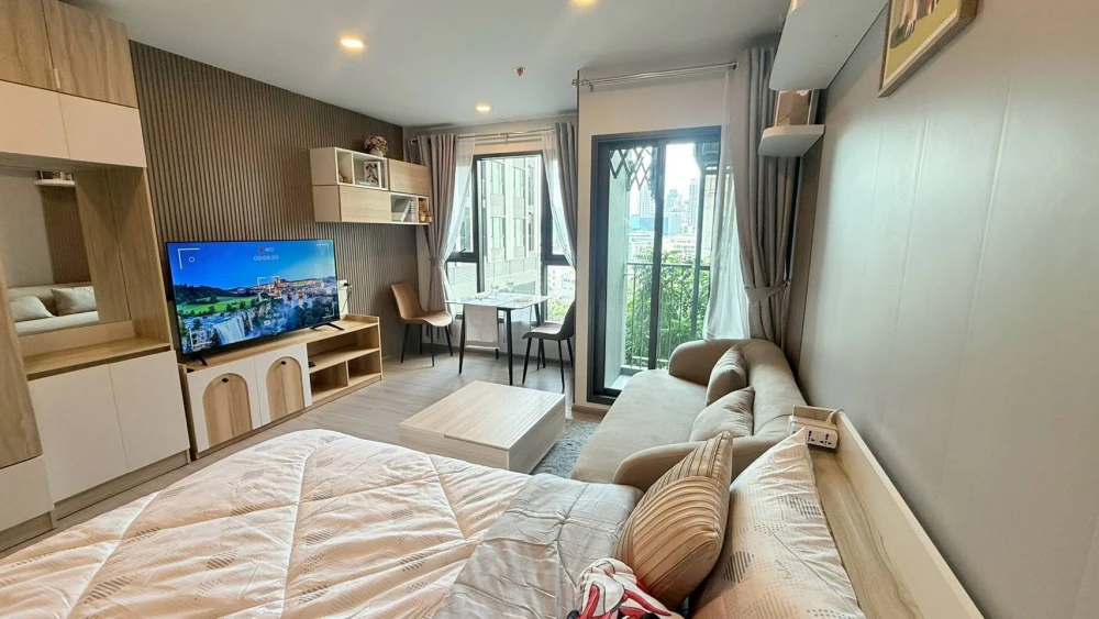 ให้เช่า Aspire สุขุมวิท - พระราม 4 ห้องสตูดิโอ วิวสวย เฟอร์นิเจอร์และเครื่องใช้ไฟฟ้าครบชุด รีบจับจองเลยจ้า