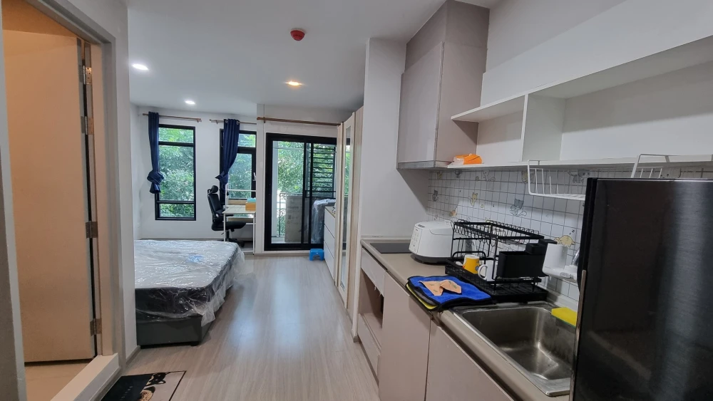 ให้เช่า Aspire Asoke - Ratchada ห้องสตูดิโอ มาพร้อมเฟอร์และเครื่องใช้ไฟฟ้าครบครัน หิ้วกระเป๋าเข้าอยู่ได้เลยจ้า