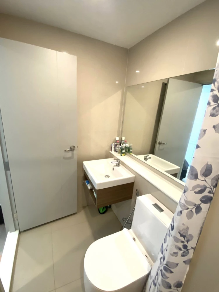 ให้เช่า Aspire Asoke Ratchada ห้องพร้อมอยู่ เฟอร์พร้อม หิ้วกระเป๋าใบเดียวเข้าอยู่ได้เลย+++