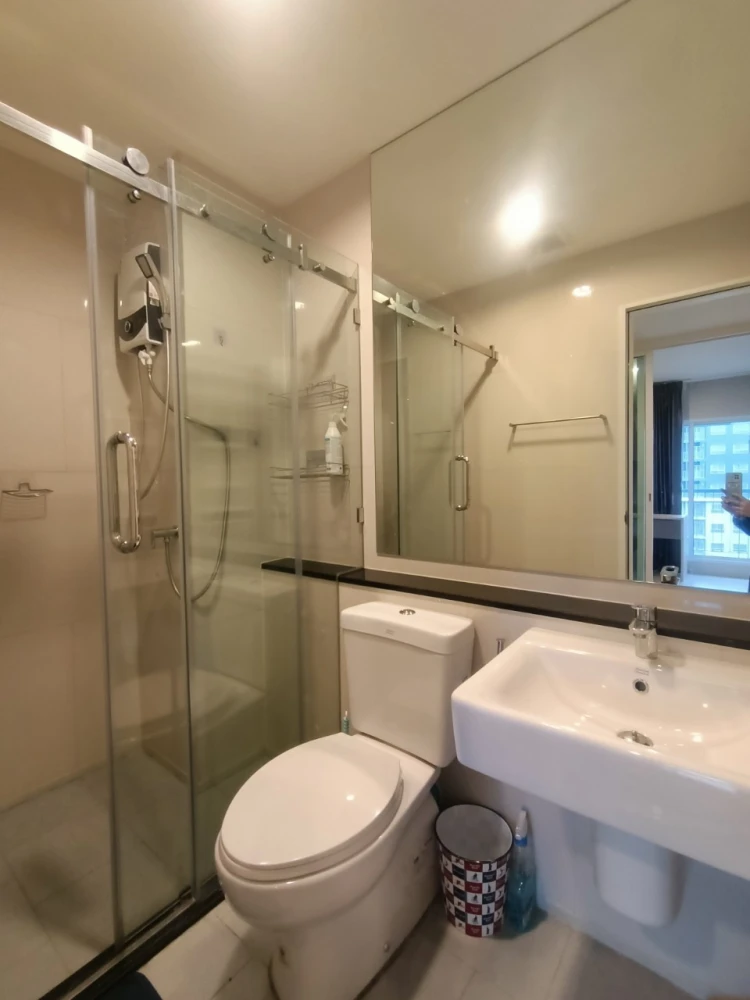 ให้เช่า ASPIRE Erawan ห้องน่าอยู่ มาพร้อมเฟอร์นิเจอร์ครบครัน เห็นวิวสวยจากชั้นสูง รีบจองเลย