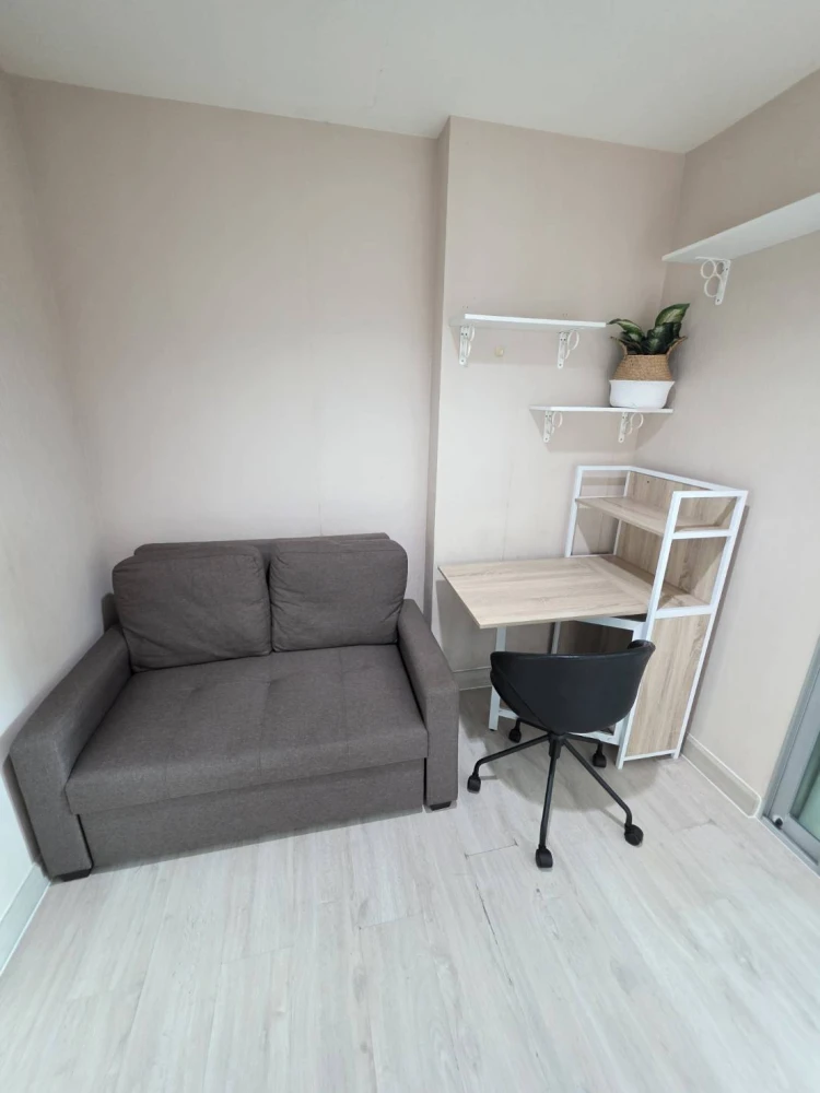 ให้เช่า Aspire Ngamwongwan วิวเมือง ติดวอลเปเปอร์อย่างดี มาพร้อมเตียงใหญ่น่านอนสุดๆ จองเลยจ้า