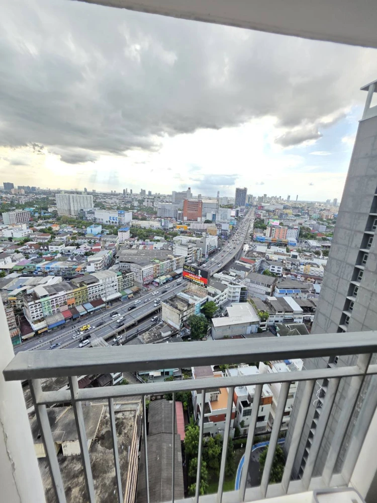 ให้เช่า Aspire Ngamwongwan วิวเมือง ติดวอลเปเปอร์อย่างดี มาพร้อมเตียงใหญ่น่านอนสุดๆ จองเลยจ้า