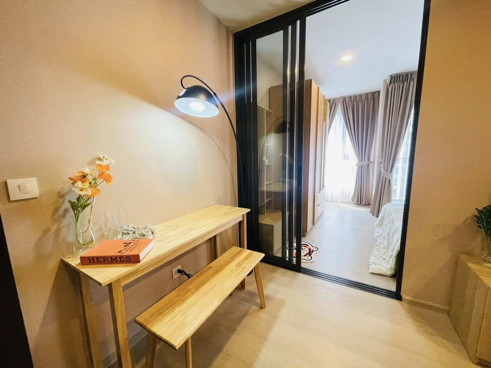 ให้เช่า Aspire Onnut Station ห้องน่าอยู่ ชั้น 8 ตกแต่งคุมโทน มาพร้อมเฟอร์นิเจอร์ครบครัน จองเลยตอนนี้จ้า