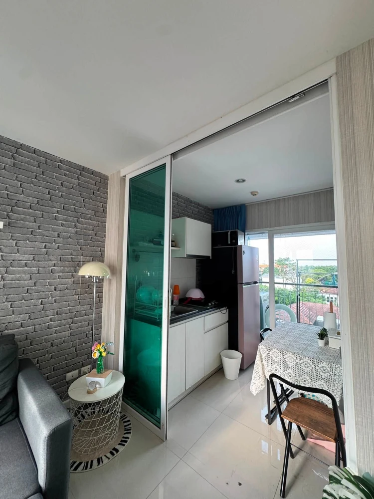 ให้เช่า Aspire Srinakarin ห้องชั้น 6 ติดวอลเปเปอร์อย่างดี มาพร้อมเครื่องใช้ไฟฟ้าครบ จองเลย