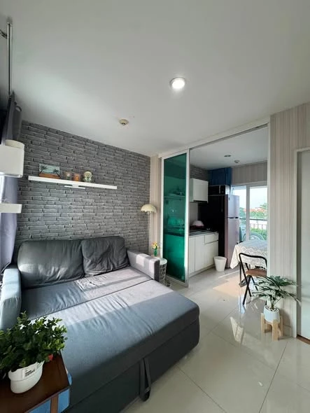 ให้เช่า Aspire Srinakarin ห้องชั้น 6 ติดวอลเปเปอร์อย่างดี มาพร้อมเครื่องใช้ไฟฟ้าครบ จองเลย