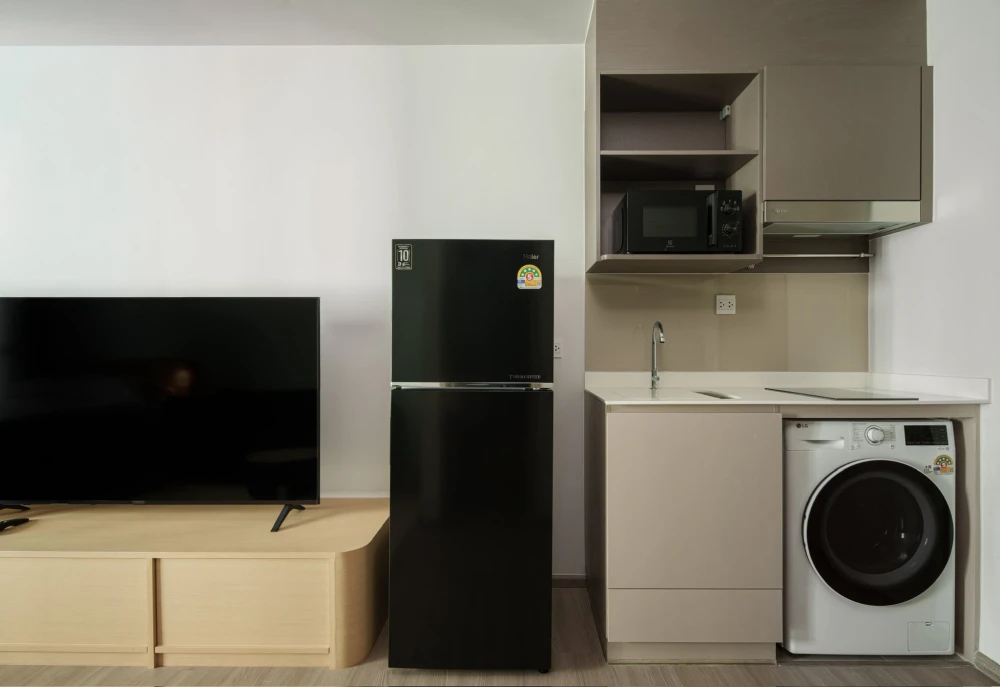 ให้เช่า Aspire Sukhumvit - Rama 4 สตูดิโอสไตล์มินิมอล พร้อมวิวสระว่ายน้ำและต้นไม้ สนใจจองเลย