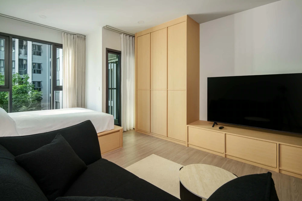 ให้เช่า Aspire Sukhumvit - Rama 4 สตูดิโอสไตล์มินิมอล พร้อมวิวสระว่ายน้ำและต้นไม้ สนใจจองเลย