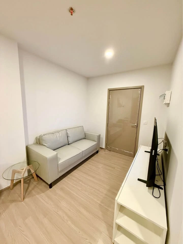 ให้เช่า Aspire Sukhumvit - Rama 4 ห้องน่าอยู่ เฟอร์นิเจอร์ครบครัน มองเห็นวิวสระว่ายน้ำ จองเลย