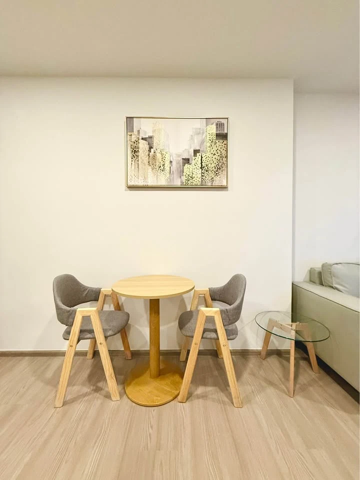 ให้เช่า Aspire Sukhumvit - Rama 4 ห้องน่าอยู่ เฟอร์นิเจอร์ครบครัน มองเห็นวิวสระว่ายน้ำ จองเลย