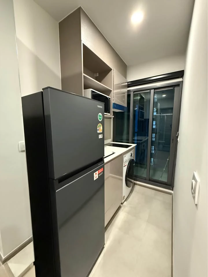 ให้เช่า Aspire Sukhumvit - Rama 4 ห้องน่าอยู่ เฟอร์นิเจอร์ครบครัน มองเห็นวิวสระว่ายน้ำ จองเลย
