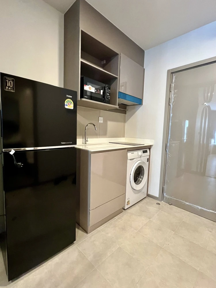 ให้เช่า Aspire Sukhumvit - Rama 4 ห้องสตูดิโอ พื้นที่ใช้สอยเยอะ เฟอร์ครบครัน เห็นวิวเมือง จองด่วน