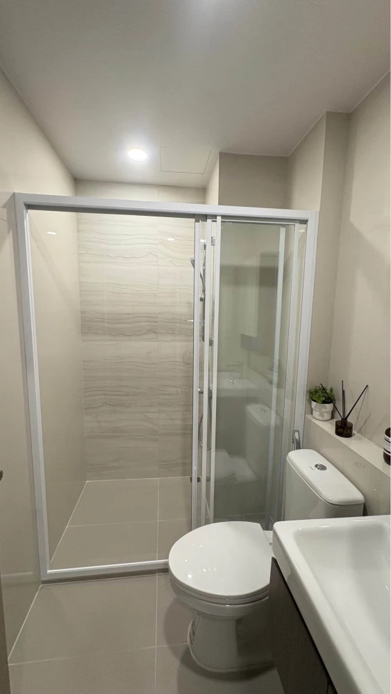 ให้เช่า ASPIRE Vibha - Victory ห้องพร้อมอยู่ เฟอร์พร้อม จองเลย ชั้นสูงน่าอยู่