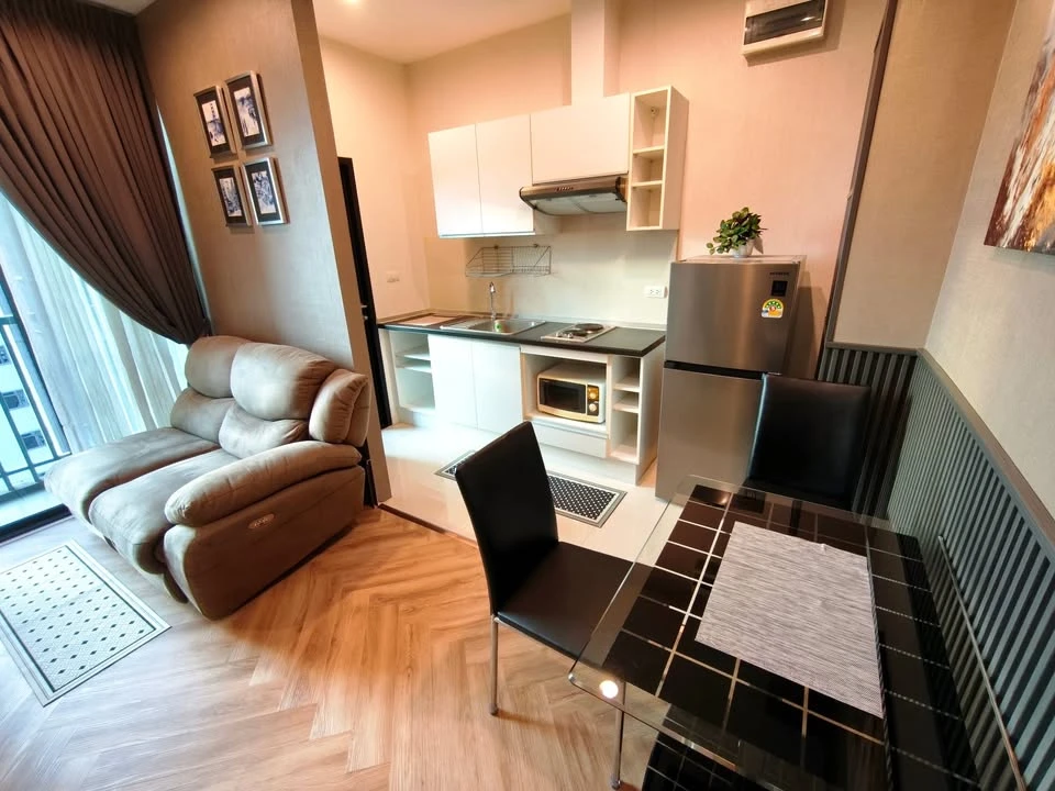 ให้เช่า Astro Condominium ห้องกว้างพื้นที่ใช้สอยเยอะ ตกแต่งสวยคุมโทน เฟอร์ครบครัน จองเลย