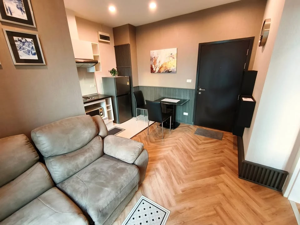 ให้เช่า Astro Condominium ห้องกว้างพื้นที่ใช้สอยเยอะ ตกแต่งสวยคุมโทน เฟอร์ครบครัน จองเลย