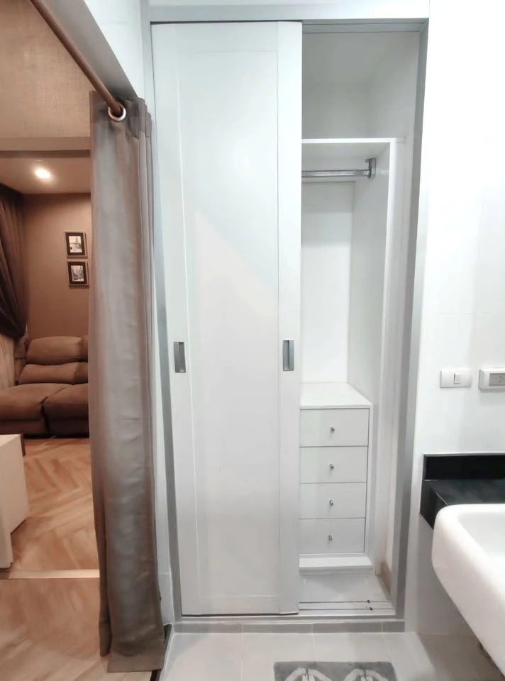 ให้เช่า Astro Condominium ห้องกว้างพื้นที่ใช้สอยเยอะ ตกแต่งสวยคุมโทน เฟอร์ครบครัน จองเลย