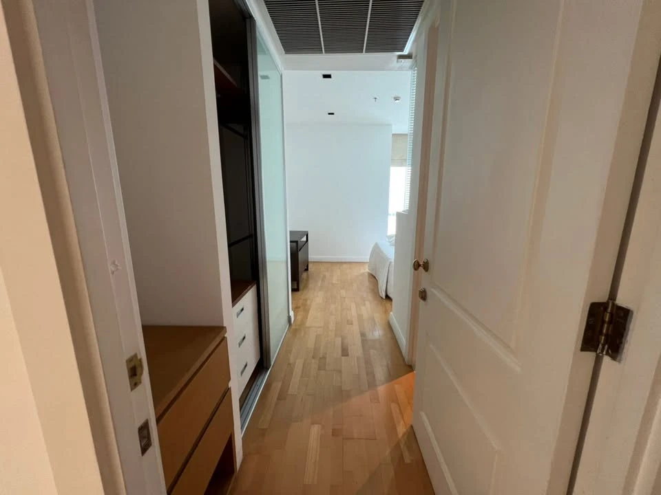 ให้เช่า  Athenee Residence ห้องชั้นสูงพร้อมอยู่ เฟอร์พร้อม ห้องกว้างขวางจองเลย