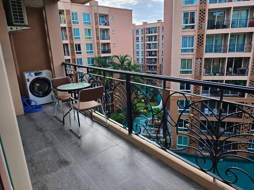 ให้เช่า Atlantis Condo Resort Pattaya 2 ห้องนอน พื้นที่ใช้สอยเยอะ เฟอร์ครบ วิวสระ ไม่บล็อค จองเลย