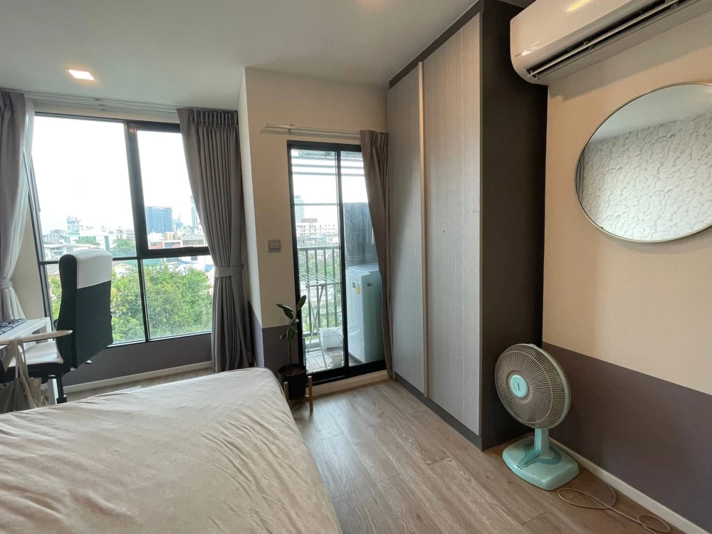 ให้เช่า  Atmoz ladprao 15 มีติดวอลเปเปอร์ลายสวย พร้อมเครื่องใช้ไฟฟ้าครบ น่าจองสุดๆ