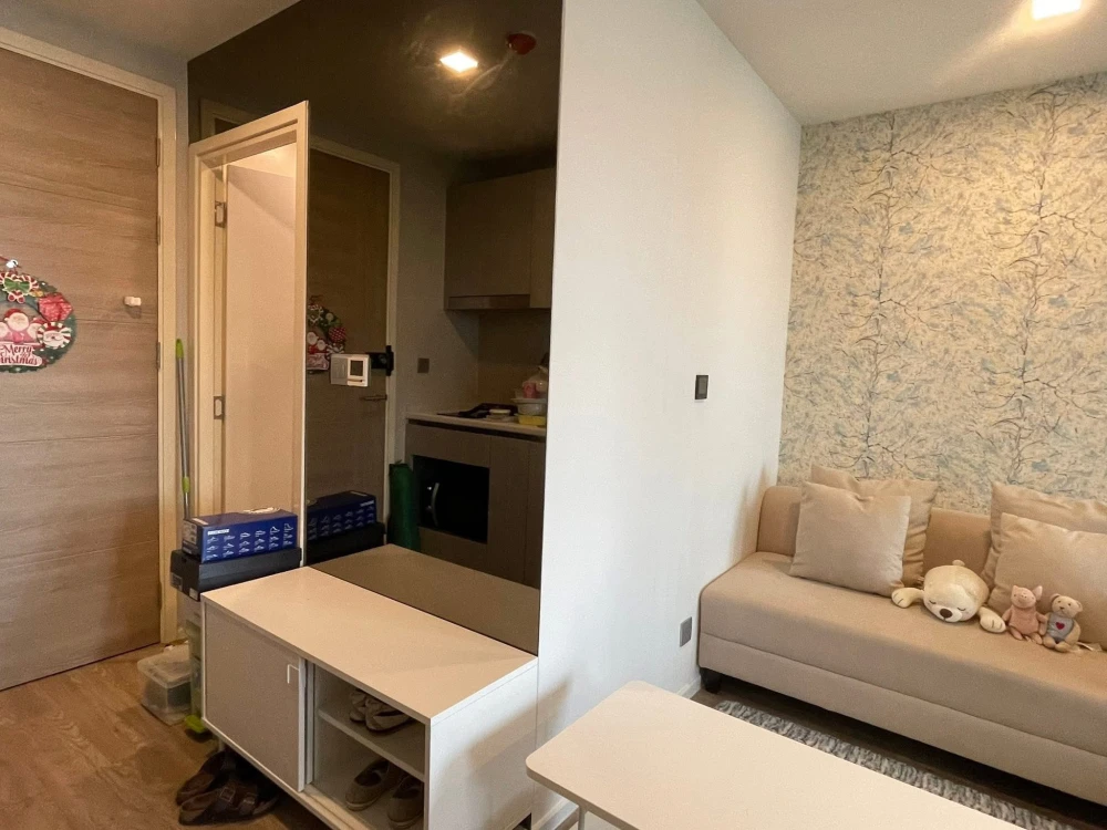 ให้เช่า  Atmoz ladprao 15 มีติดวอลเปเปอร์ลายสวย พร้อมเครื่องใช้ไฟฟ้าครบ น่าจองสุดๆ