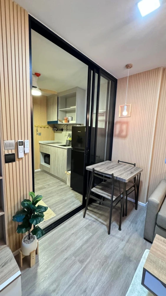 ให้เช่า Atmoz portrait ศรีสมาน ตกแต่งสไตล์มูจิ ห้องตกแต่งพร้อมอยู่ เฟอร์นิเจอร์และอุปกรณ์อำนวยความสะดวกครบครัน