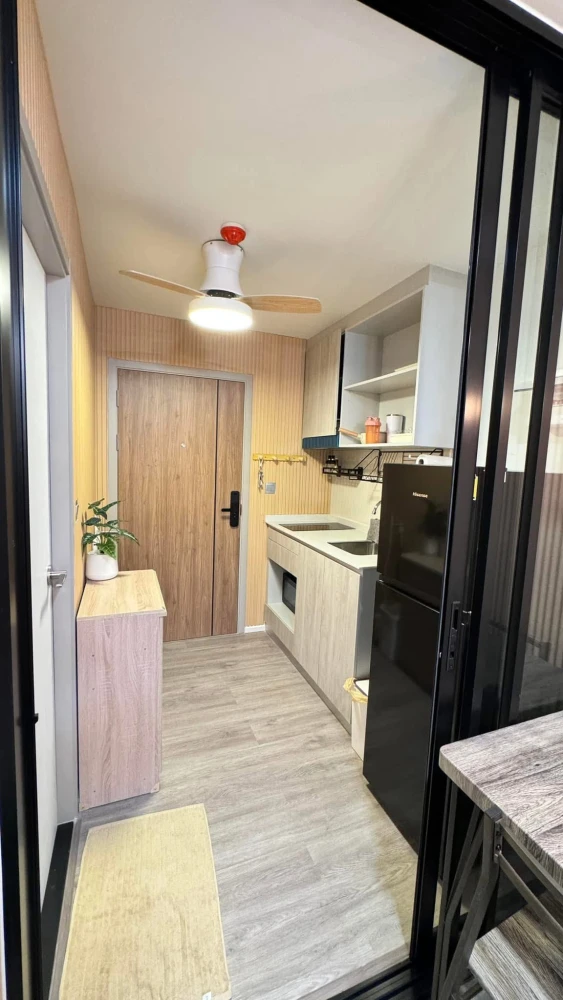 ให้เช่า Atmoz portrait ศรีสมาน ตกแต่งสไตล์มูจิ ห้องตกแต่งพร้อมอยู่ เฟอร์นิเจอร์และอุปกรณ์อำนวยความสะดวกครบครัน