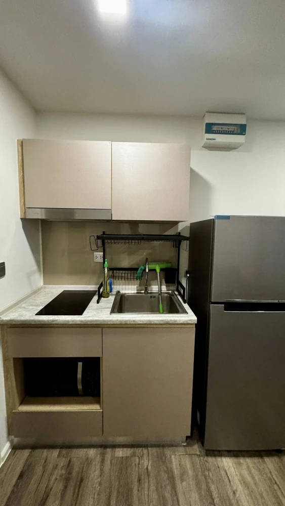 ให้เช่า Atmoz Ratchada-Huaikwang 1 ห้องนอน ชั้น 5 ทำเลดี เฟอร์นิเจอร์ครบครัน หิ้วกระเป๋าเข้าอยู่ได้เลยจ้า