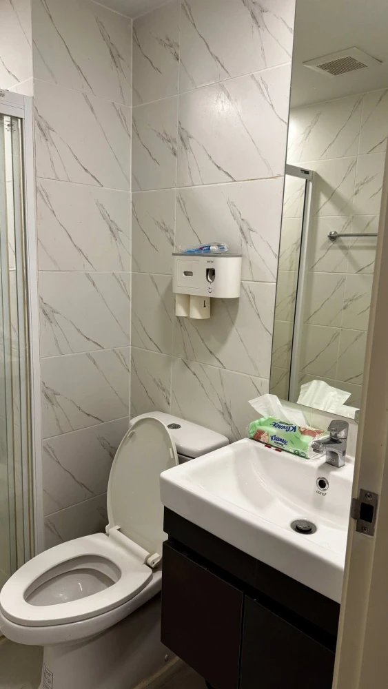 ให้เช่า Atmoz Ratchada-Huaikwang 1 ห้องนอน ชั้น 5 ทำเลดี เฟอร์นิเจอร์ครบครัน หิ้วกระเป๋าเข้าอยู่ได้เลยจ้า