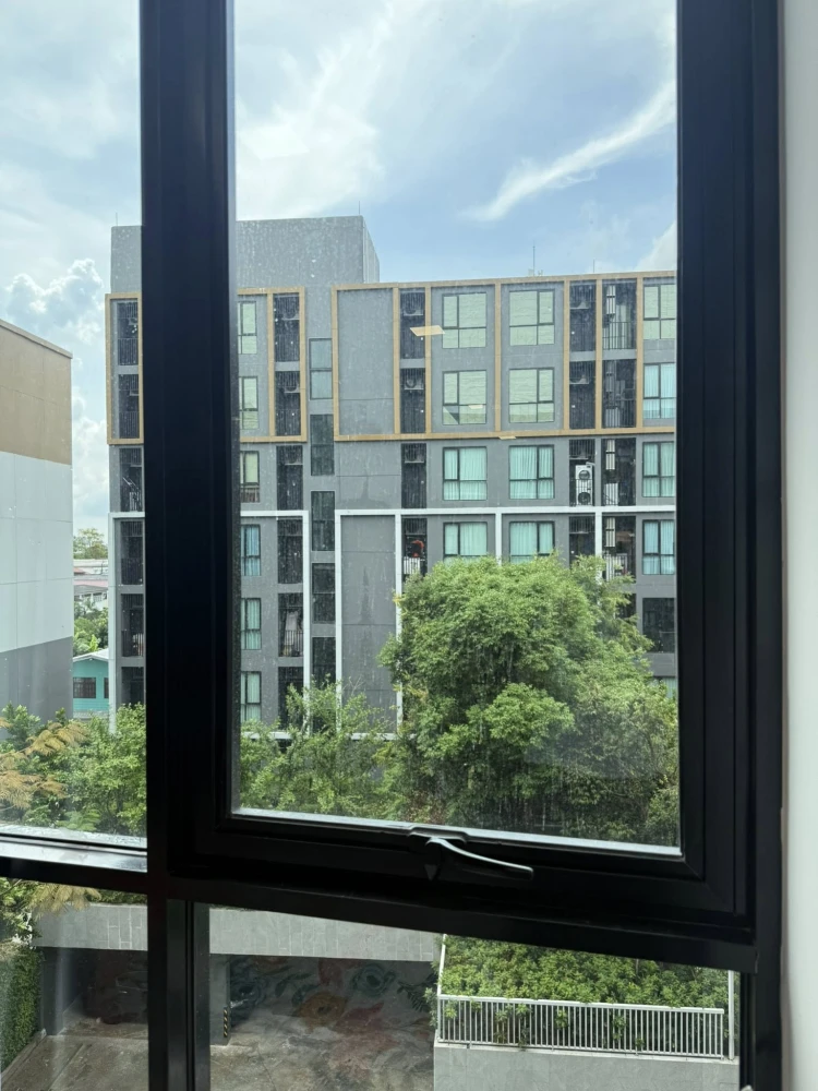 ให้เช่า Atmoz Tropicana Bangna ห้องน่าอยู่ เฟอร์นิเจอร์ เครื่องใช้ไฟฟ้าครบครัน มาจองเลย อย่าพลาดโอกาส