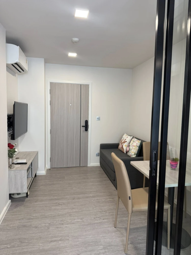 ให้เช่า Atmoz Tropicana Bangna ห้องน่าอยู่ เฟอร์นิเจอร์ เครื่องใช้ไฟฟ้าครบครัน มาจองเลย อย่าพลาดโอกาส