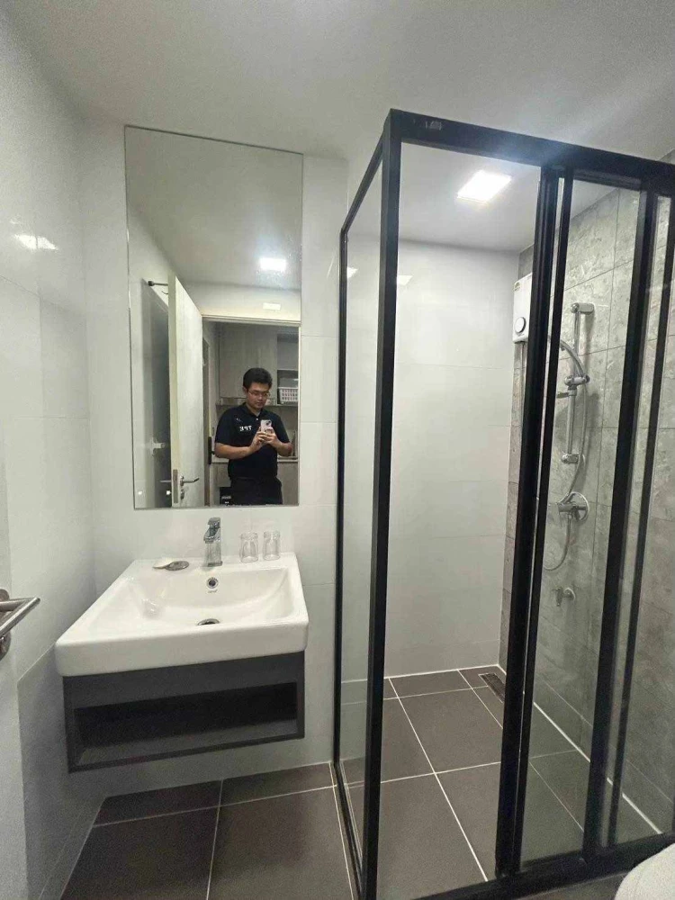ให้เช่า Atmoz Tropicana Bangna ห้อวพร้อมอยู่ เฟอร์ เครื่องใช้ไฟฟ้าครบ รีบมาจับจองเลย อย่าช้า