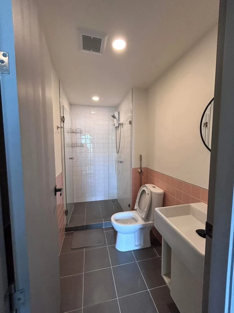 ให้เช่า Attitude BU อาคาร C ชั้น 7 เฟอร์นิเจอร์ครบ พร้อมเข้าอยู่ พลาดแล้วจะเสียใจ