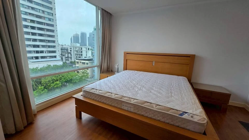 ให้เช่า Baan Siri Sukhumvit Soi 10  ห้องพร้อมอยู่ เฟอร์พร้อม หิ้วกระเป๋ามาได้เลย!!