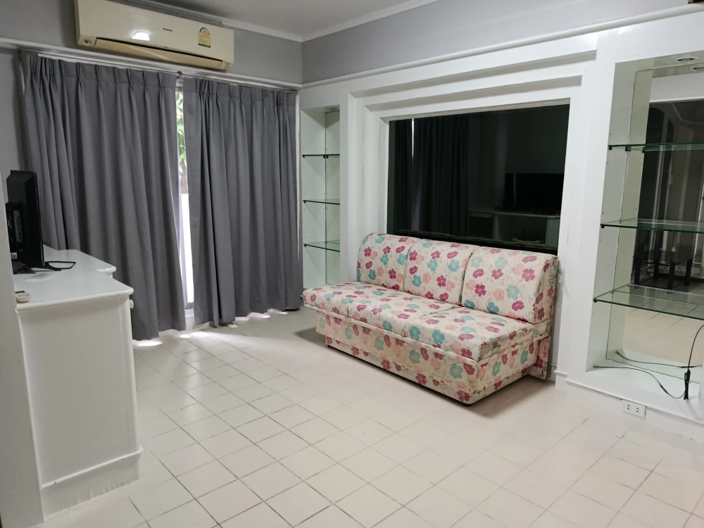 ให้เช่า Baan Suan Thon PhutthaBucha 47 ห้องพร้อมเข้าอยู่ เฟอร์พร้อม ราคาสบายกระเป๋า หิ้วกระเป๋ามาได้เลย