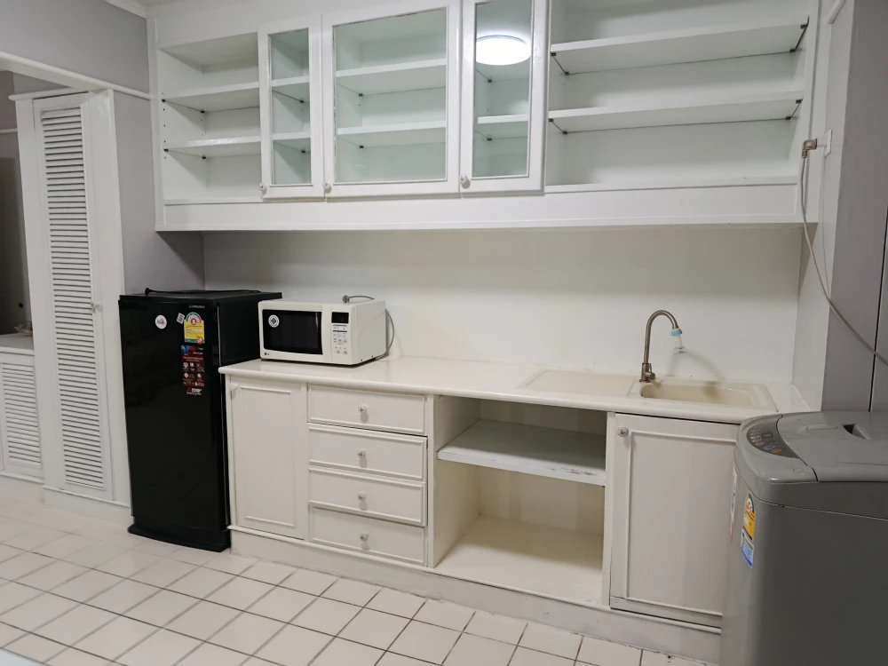 ให้เช่า Baan Suan Thon PhutthaBucha 47 ห้องพร้อมเข้าอยู่ เฟอร์พร้อม ราคาสบายกระเป๋า หิ้วกระเป๋ามาได้เลย